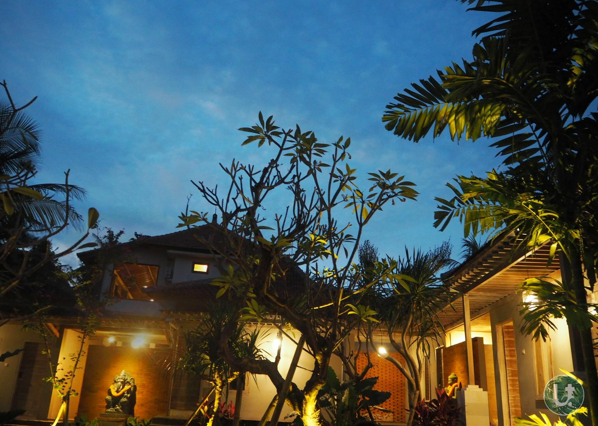 Ubud Tropical Exterior photo