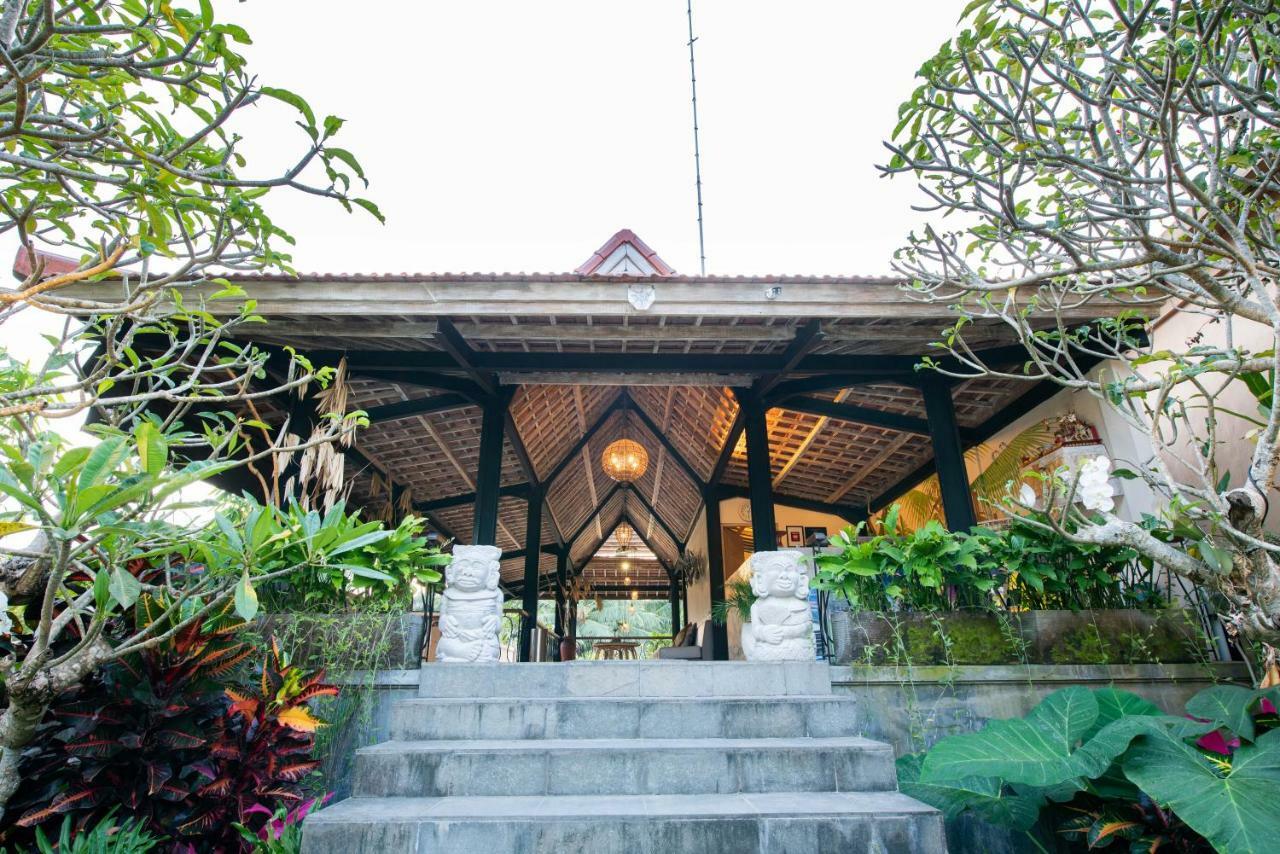 Ubud Tropical Exterior photo